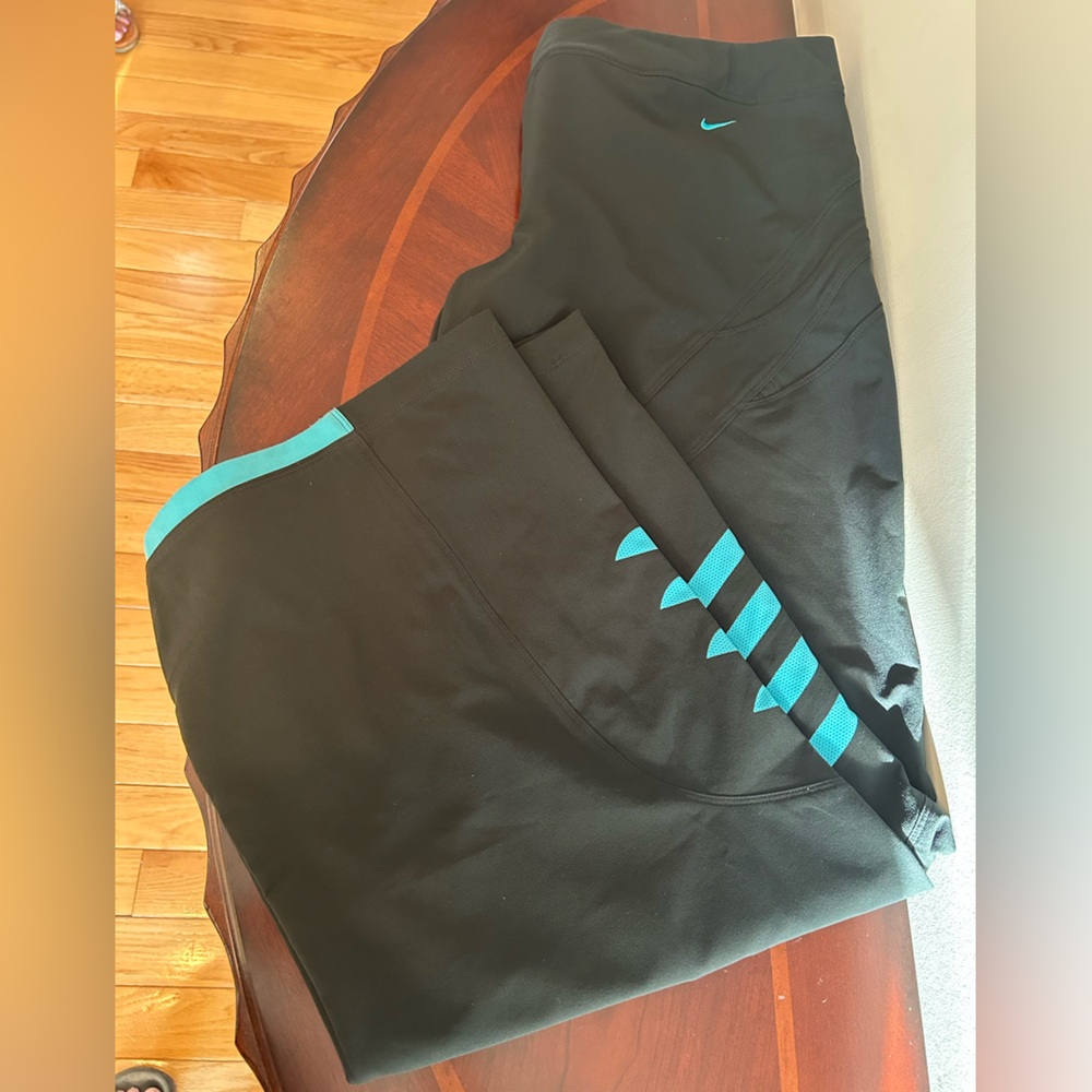 NWT Nike Black Athletic Pants with Subtle Stitching and Colour Accents
